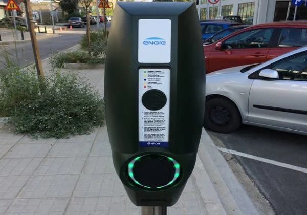 Γεγονός ο πρώτος κοινόχρηστος σταθμός φόρτισης ηλεκτροκίνητων στην κ. Μακεδονία